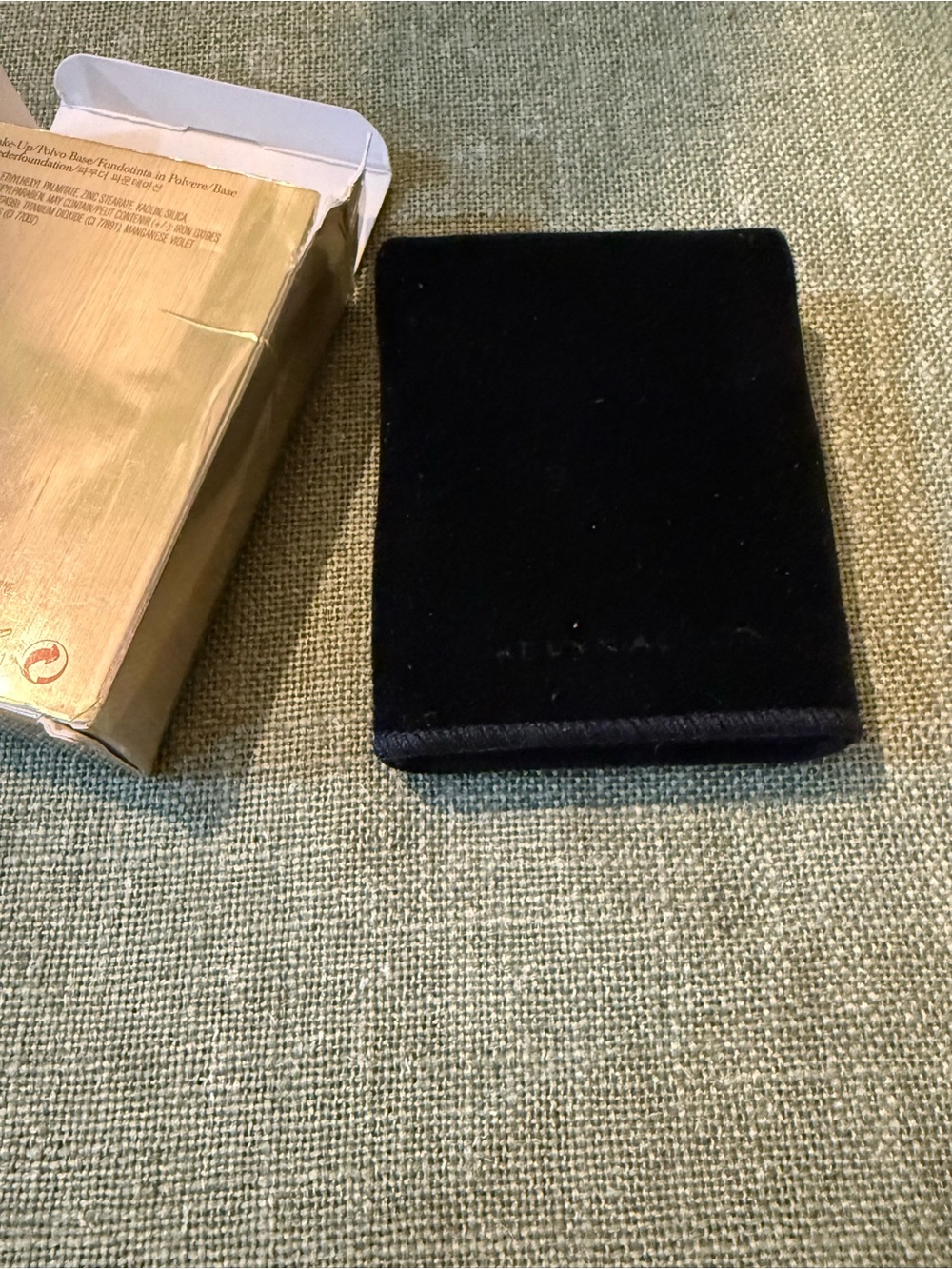 Kevyn Aucoin The Sensual Skin Powder Foundation PF02 - Picture 3 of 5